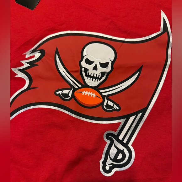 Tampa Bay Buccaneers XL Team Apparel T Shirt NWT - Picture 1 of 4